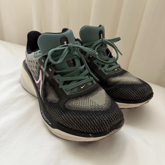 Nike Shoes Women Size 8.5 Black Sail Pink Foam Vomero Shoe - Picture 6 of 13